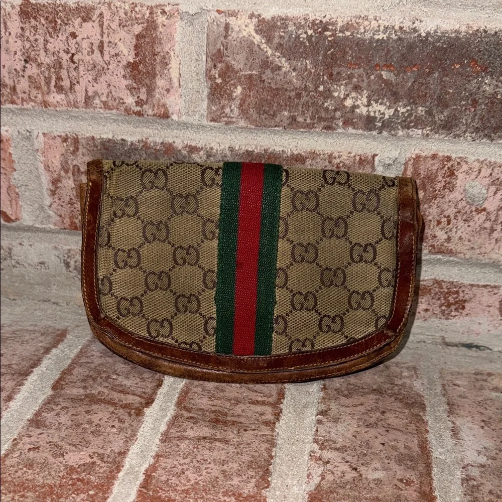 Vintage Gucci Brown Monogram Clutch with Green & Red Web Stripe - Picture 8 of 13